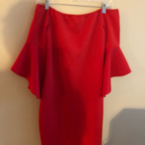🎉Host Pick🎉🎀NEW🎀 Red Off The Shoulder Dress - Picture 4 of 8